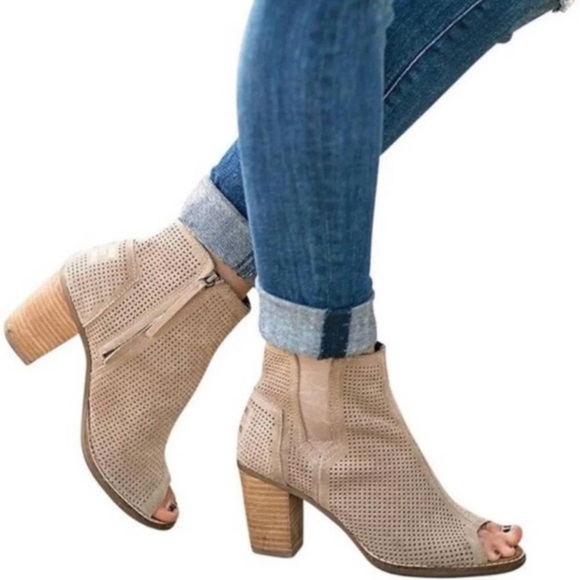 Toms Majorca Perforated Ankle Boots - Picture 2 of 13